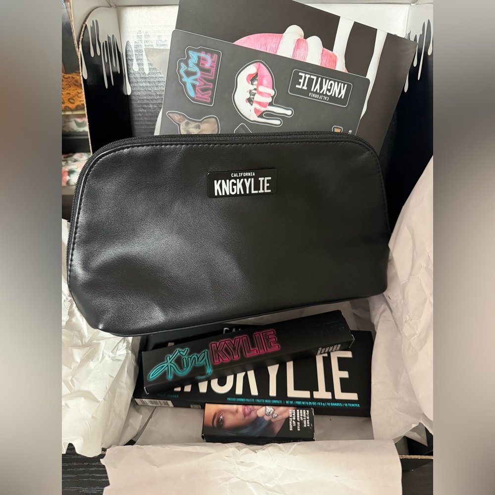 Kylie cosmetics bundle